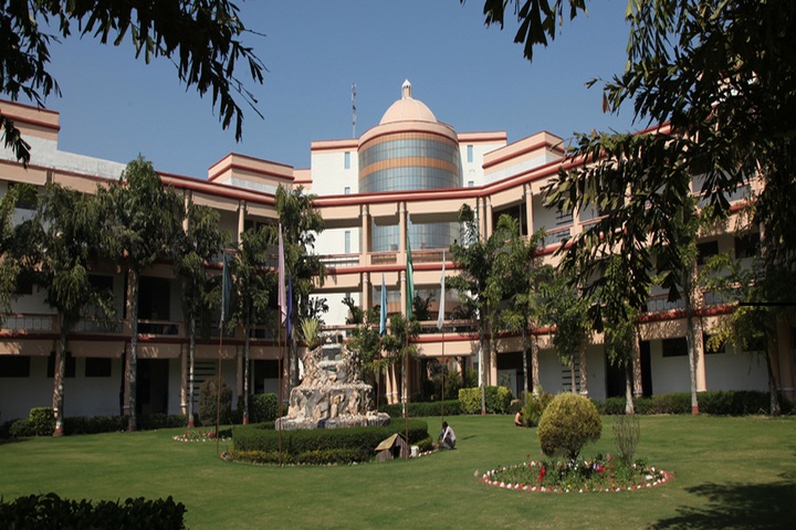 https://cache.careers360.mobi/media/colleges/social-media/media-gallery/2854/2019/3/26/Campus view of Swami Devi Dyal Institute of Engineering and Technology Panchkula_Campus-view.jpg